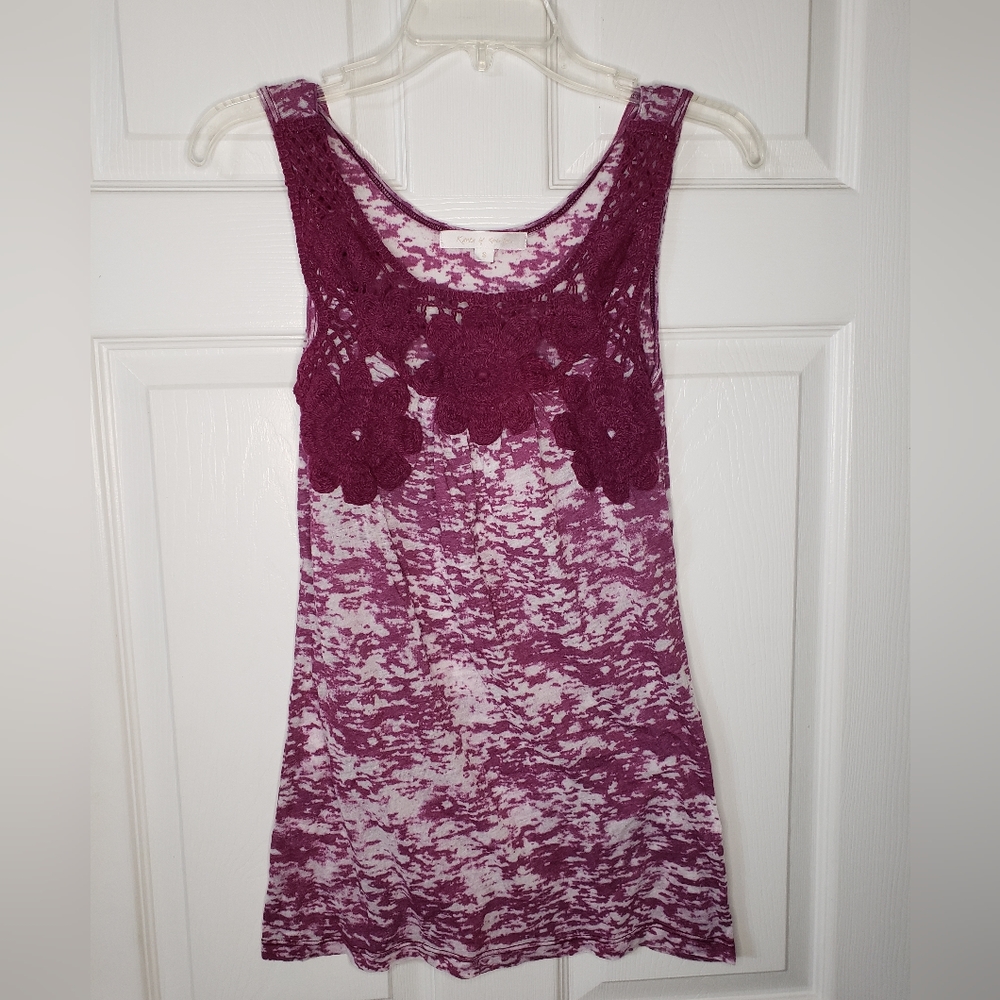 Karen by Karen-Kane purple and white sleeveless shirt size small